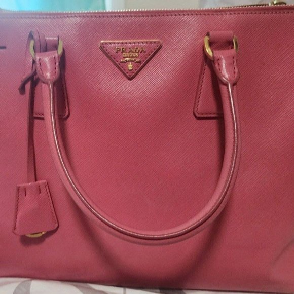 Prada Handbags - Preloved Prada Saffiano